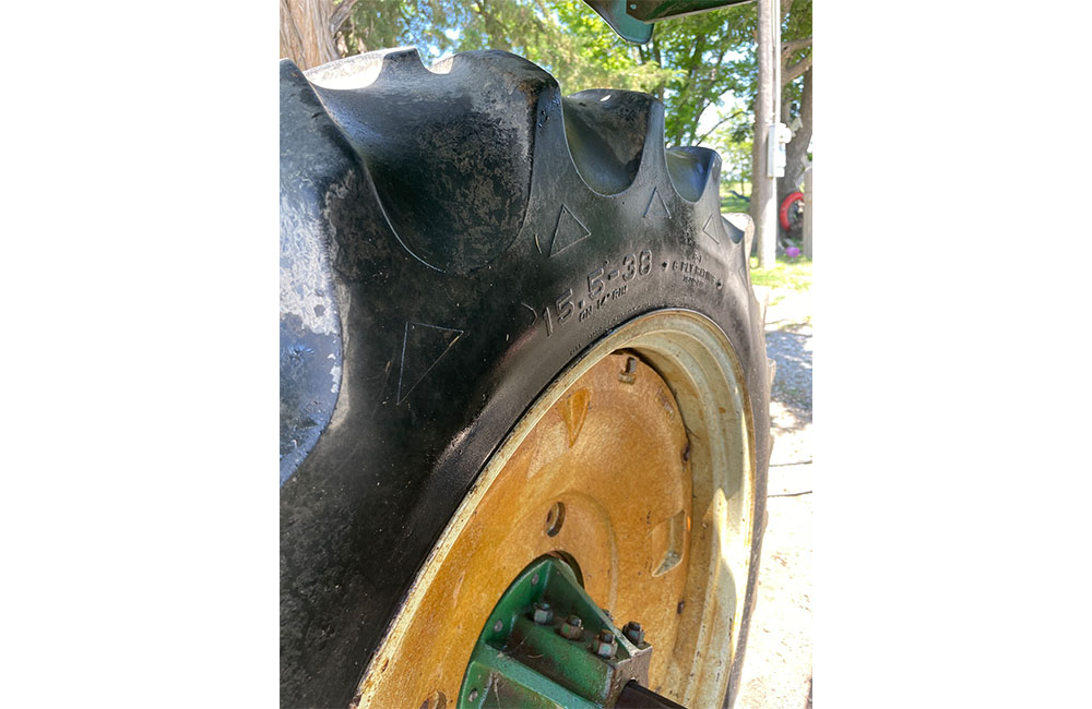 gr81_0006_tires